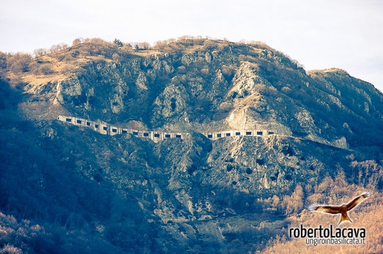 La strada sulla montagna
