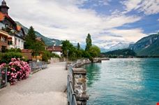 Passeggiata sul lago