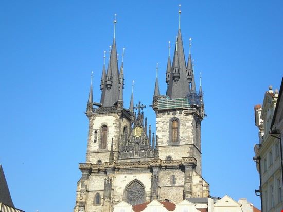 Guida di Praga in italiano - Chiesa di Tyna a piazza della città vecchia