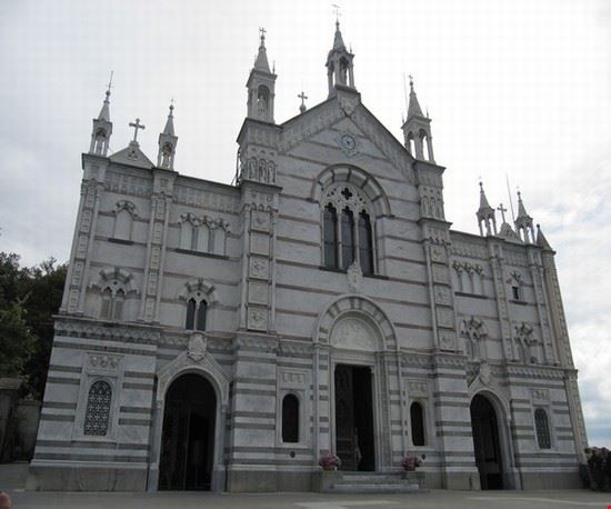 Al Santuario di Montallegro ci si può arrivare prendendo la funivia da Rapallo .  
