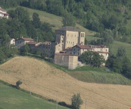  Castello di Caminata di Bramaiano ( frazione di Bettola ) .  