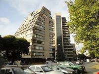 uno dei palazzi danneggiati dal grande terremoto