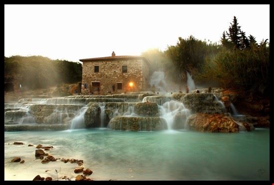 Terme di Saturnia Terme di Saturnia, Toscana ©JarleR - CC BY 2.0 ©JarleR