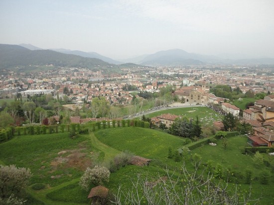vista di bergamo dall'alto