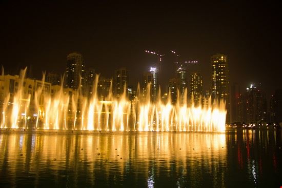 Fontane di Burj Dubai - Fontane di Burj Khalifa, grattacielo di Dubai - ©virtualwayfarer - ©virtualwayfarer - CC BY-NC 2.0