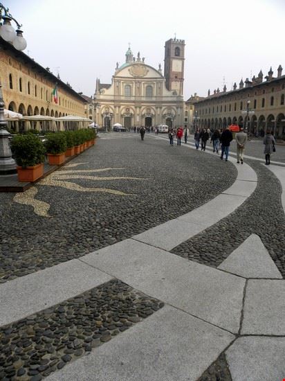 Piazza Ducale Piazza Ducale, salotto della città di Vigevano ©Jason Paris - CC BY 2.0 ©Jason Paris
