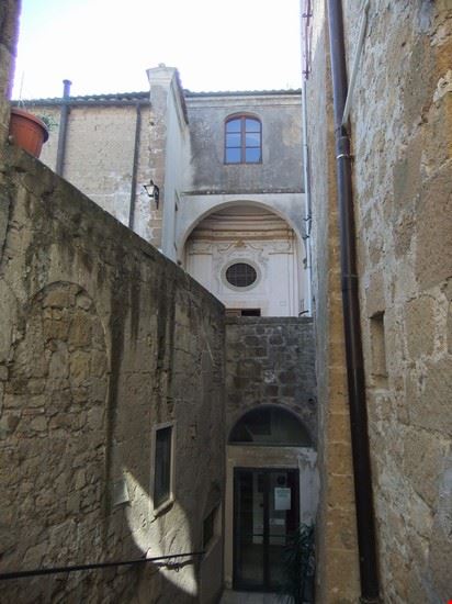 Quartiere Ebraico - Ingresso della Sinagoga nel ghetto ebraico di Pitigliano - ©Gwilbor - ©Gwilbor - CC BY 2.0