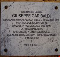 Il Castello-targa commemorativa Il Castello-targa commemorativa