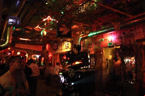 Szimpla Szimpla Kert ©daniel.edwins - CC BY-SA 2.0 ©daniel.edwins