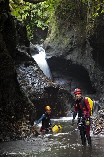 Aling Gorge into the gorge start point