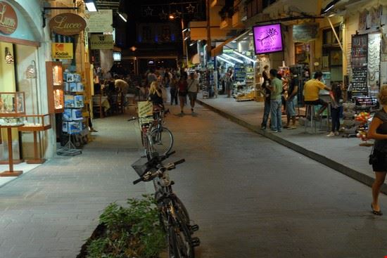 Mercato coperto Chania Negozi a Rethymno ©Luigi Rosa - CC BY-SA 2.0 ©Luigi Rosa