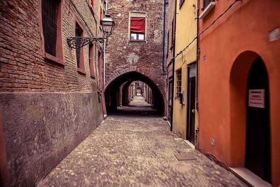 Via delle Volte Via delle Volte a Ferrara ©StoryTravelers - CC BY-SA 2.0 ©StoryTravelers