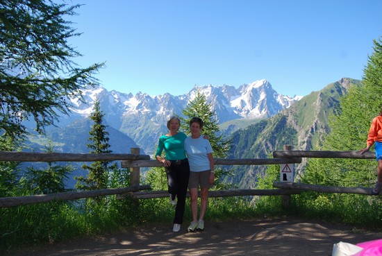 Amiche in montagna.