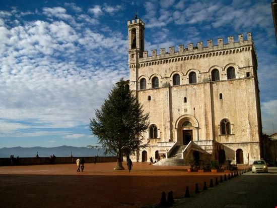 Consuls Palace Gubbio ©alexbarrow - CC BY-SA 2.0 ©alexbarrow