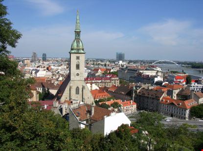 Passeggiare per il centro Passeggiare per il centro Mira Janacek - ©iStockphoto.com Mira Janacek
