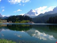 Il lago di Misurina e le Cime sullo sfondo