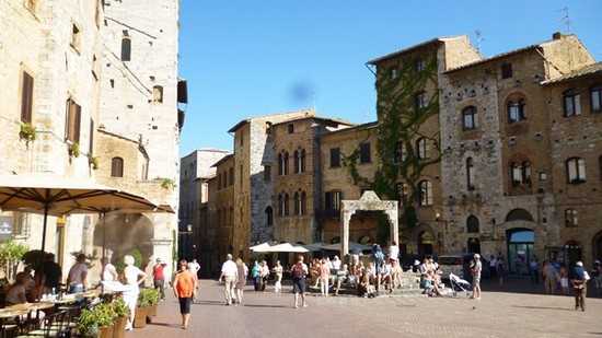 Piazza della Cisterna