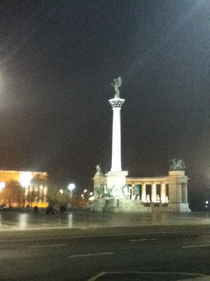 Piazza degli Eroi