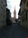 Vicolo con veduta sulla chiesa di Mattia