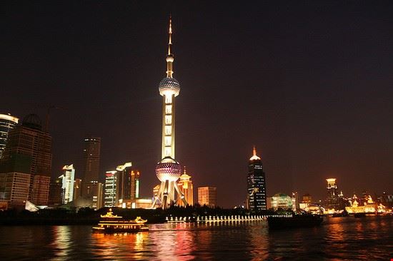 Oriental Pearl Tower - Oriental Pearl Tower - ©Bernt Rostad - ©Bernt Rostad - CC BY 2.0