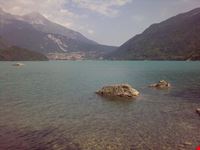 l'acqua limpida molveno