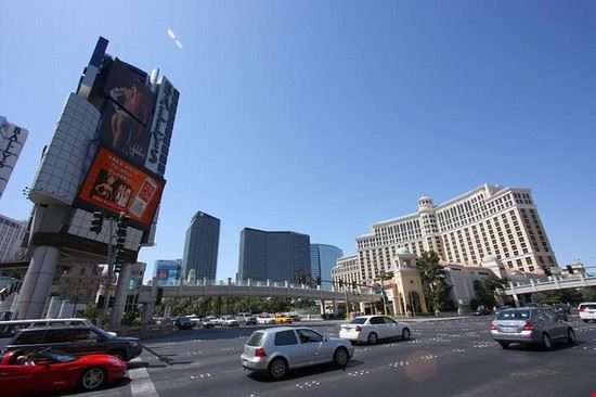 Flamingo Road Incrocio tra la Flamingo Road e il Las Vegas Boulevard ©planetc1 - CC BY-SA 2.0 ©planetc1