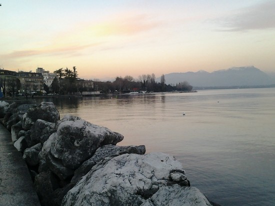 tramonto sul lago
