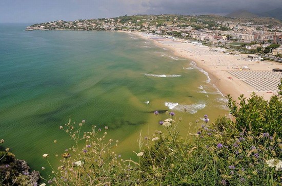Foto La Spiaggia Di Serapo A Gaeta 550x364 Autore