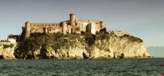 Il castello Angioino Aragonese.