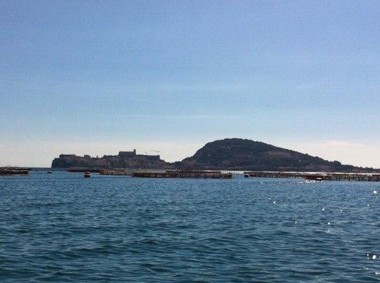 Gaeta vista dal mare.