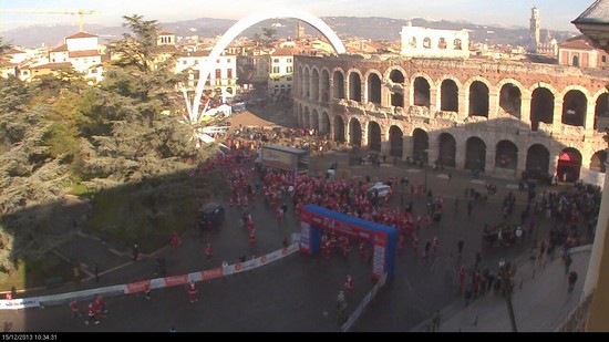 Piazza Brà e l'arena telethon