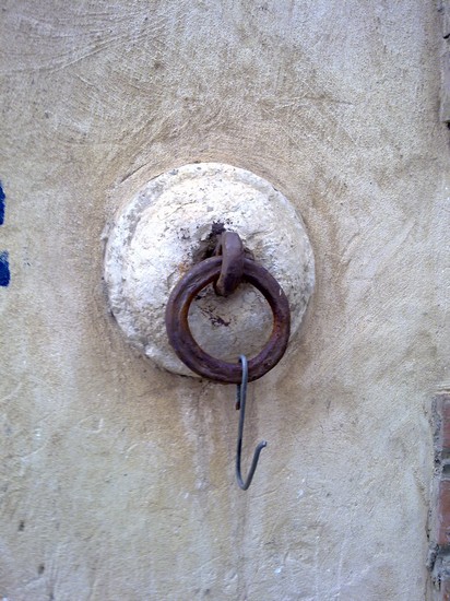 CANCANA  ( ANELLO DOVE VENIVA LEGATO L'ASINO)