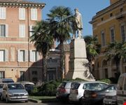 lapide monumento a garibaldi ravenna