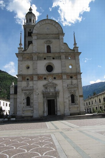 Facciata della Basilica Madonna di Tirano