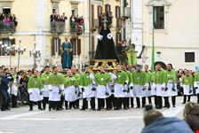 Madonna che scappa in piazza