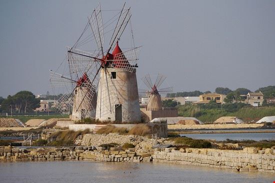 Le saline e i mulini Le saline e i mulini ©Matteo Ficara - CC BY-NC-SA 2.0 ©Matteo Ficara