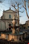 Piazza San Luigi fontana e basilica