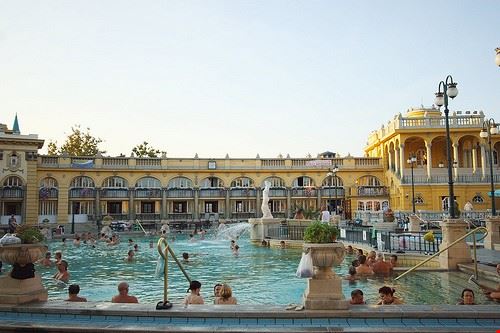 Bagni Széchenyi Budapest Lime884 - Attribution-NonCommercial (http://creativecommons.org/licenses/by-nc/2.0/) Lime884