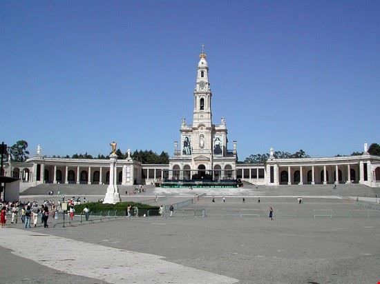 Un luogo da visitare Panoramica della Basilica e del piazzale  