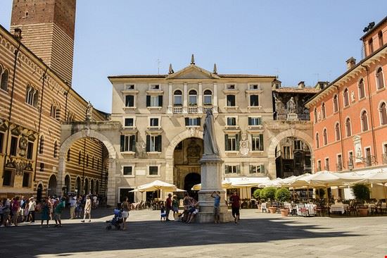 Piazza dei Signori Verona ©Son of Groucho - CC BY 2.0 ©Son of Groucho