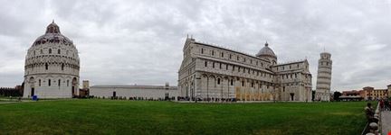 pisa piazza dei miracoli