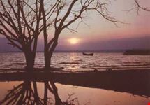 Tramonto sul lago Vittoria