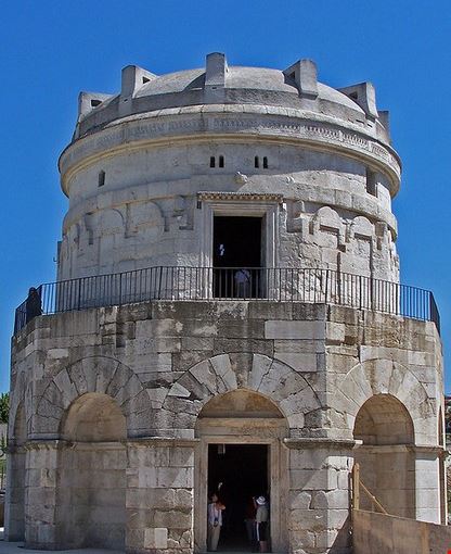 Mausoleo di Teodorico Mausoleo di Teodorico