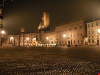 mantoue piazza palazzo ducale