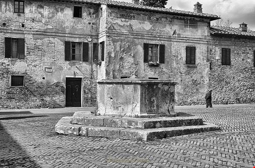  San Gimignano SergioBattista?69 - Attribution-NonCommercial-ShareAlike (http://creativecommons.org/licenses/by-nc-sa/2.0/) SergioBattista?69