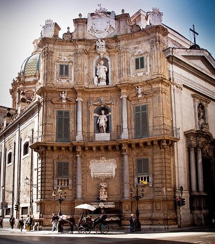 Vigliena Square Palermo micurs - Attribution-ShareAlike License (http://creativecommons.org/licenses/by-sa/2.0/) micurs