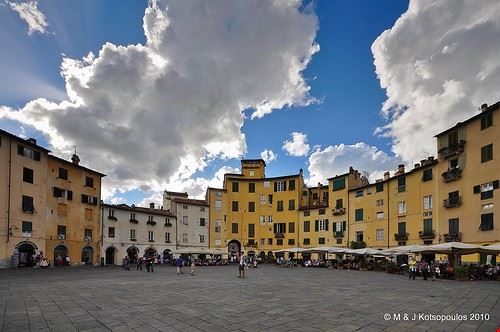 Anfiteatro Square Lucca John & Mel Kots - Attribution-NonCommercial-NoDerivs (http://creativecommons.org/licenses/by-nc-nd/2.0/) John & Mel Kots