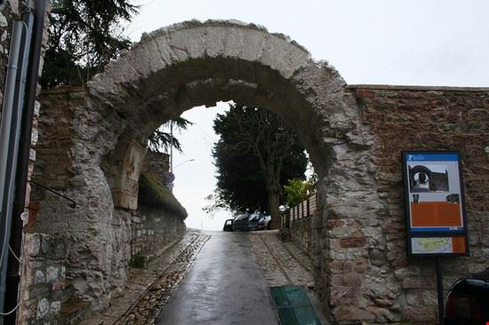Arco romano - Arco - ©b.roveran - ©b.roveran - CC BY 2.0