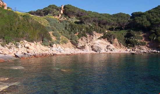  Cala Moresca.
Promontorio di Arbatax, raggiungibile a piedi dal paese.
Bellissima alle prime ore del mattino.  