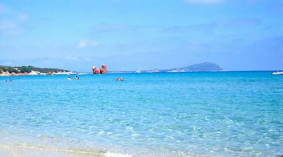  Bellissima spiaggia, il Lido di Cea e' l'ultima spiaggia del Litorale di Arbatax.
Ideale per servisti.
La spiaggia e' ben servita da ristoranti e bar.  